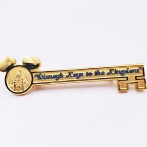 Disney World Keys To The Kingdom Tour Pin